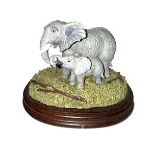 VTG Elephant & Calf Figurine The Wildlife Reserve Collectors Edition 1992